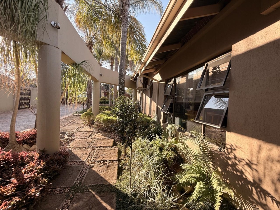 5 Bedroom Property for Sale in Huttenheights KwaZulu-Natal
