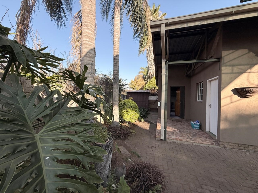5 Bedroom Property for Sale in Huttenheights KwaZulu-Natal