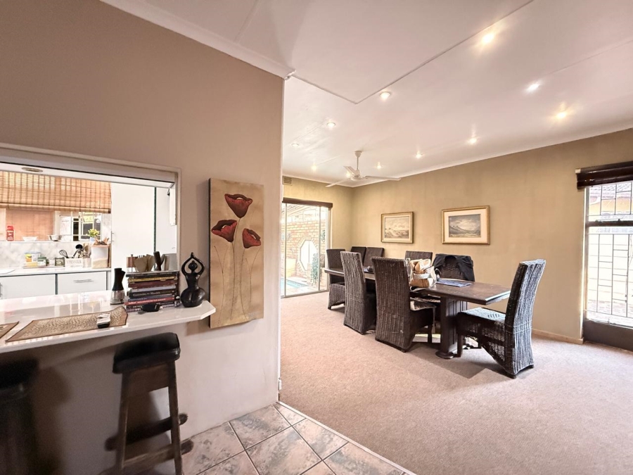 5 Bedroom Property for Sale in Huttenheights KwaZulu-Natal
