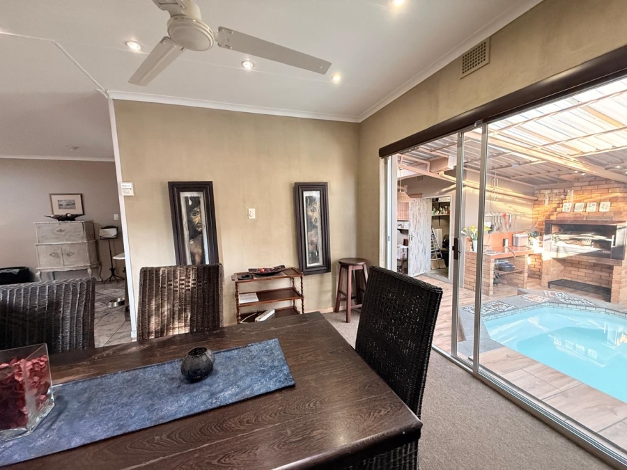 5 Bedroom Property for Sale in Huttenheights KwaZulu-Natal