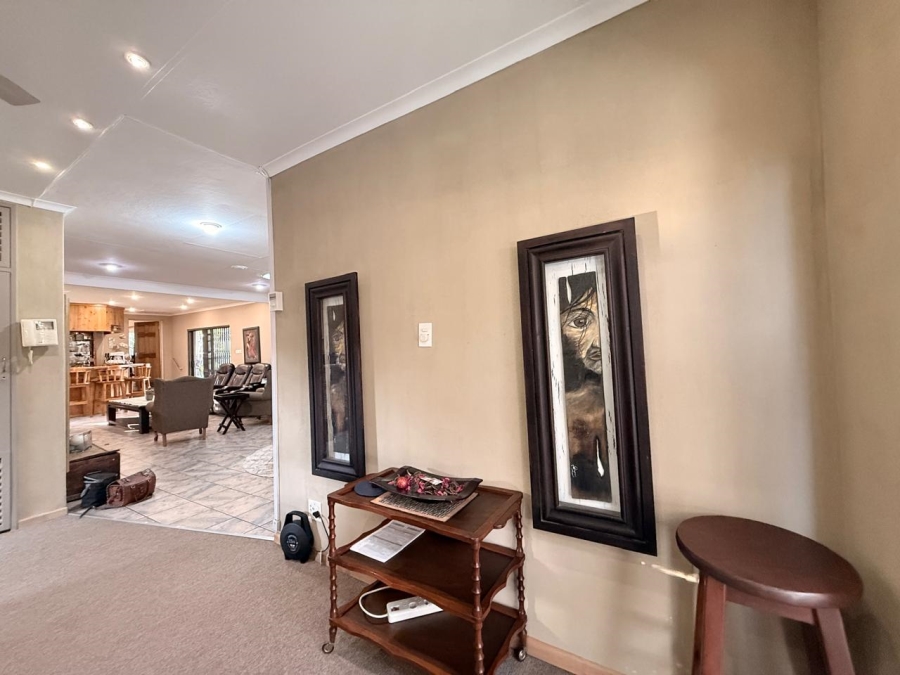 5 Bedroom Property for Sale in Huttenheights KwaZulu-Natal