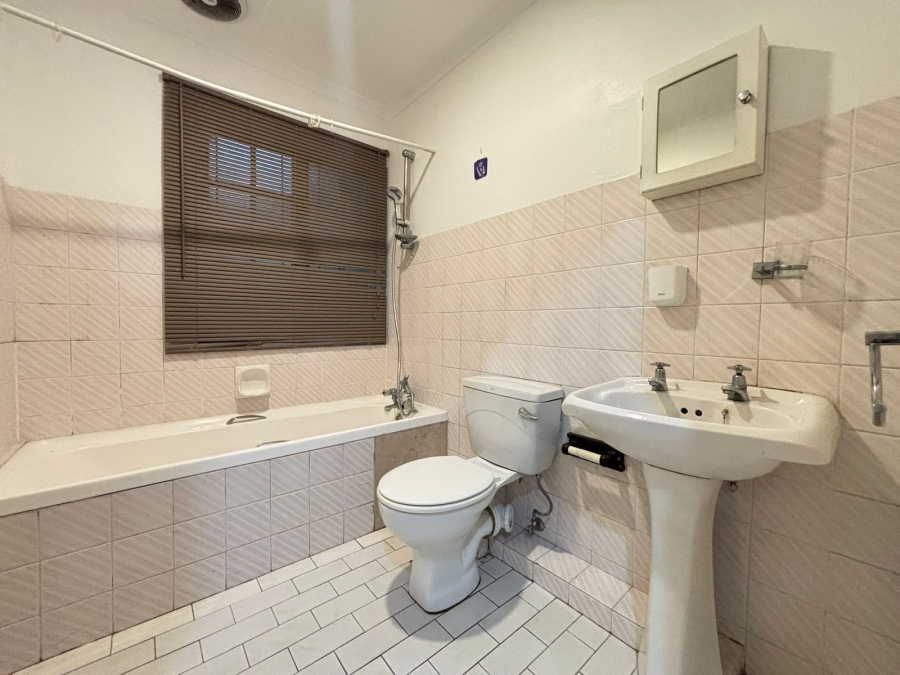 To Let 3 Bedroom Property for Rent in Sherwood KwaZulu-Natal