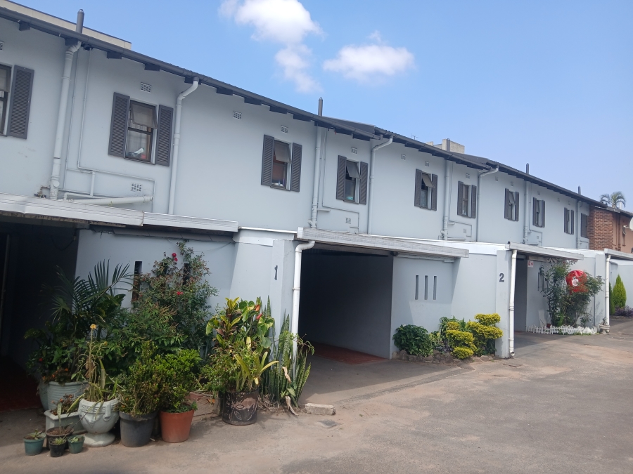 To Let 2 Bedroom Property for Rent in Fields Hill KwaZulu-Natal