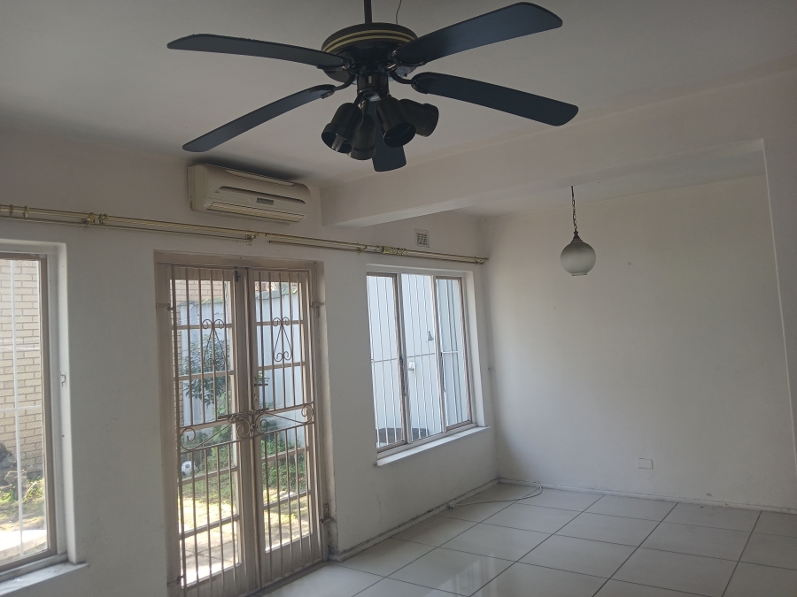 To Let 2 Bedroom Property for Rent in Fields Hill KwaZulu-Natal