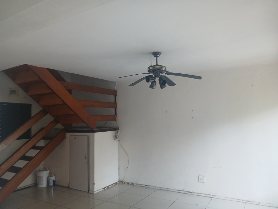 To Let 2 Bedroom Property for Rent in Fields Hill KwaZulu-Natal