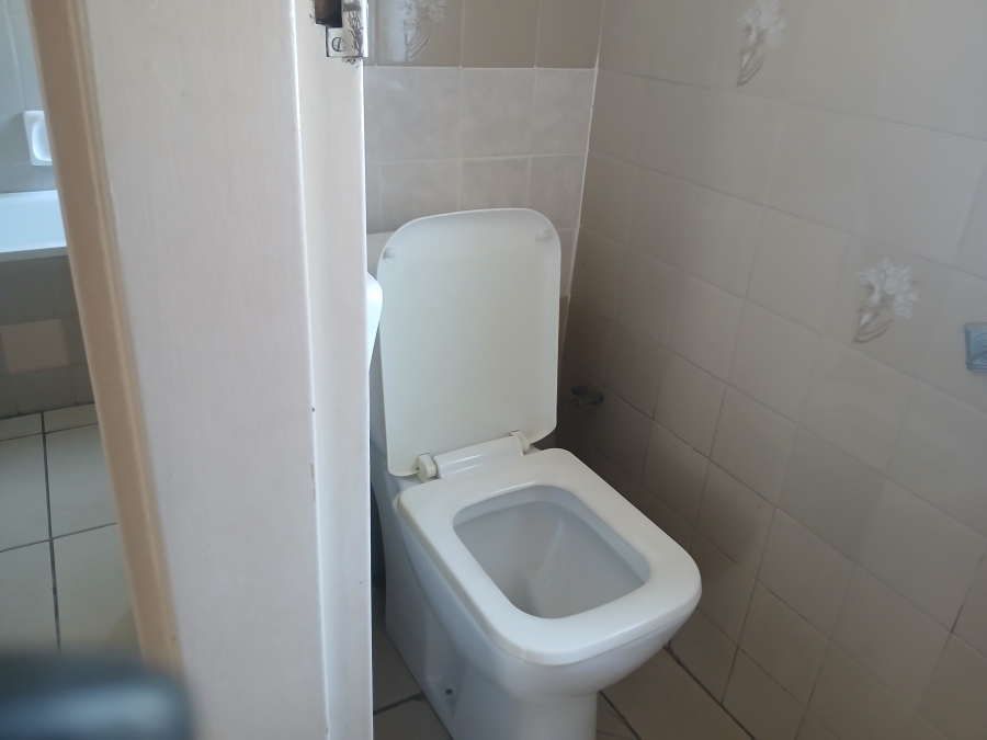To Let 2 Bedroom Property for Rent in Fields Hill KwaZulu-Natal