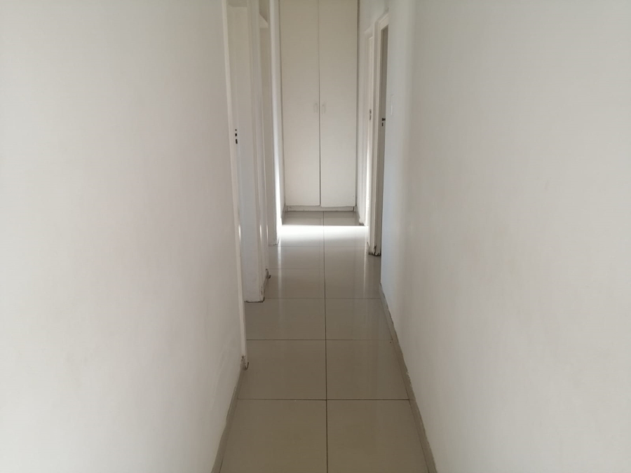 To Let 2 Bedroom Property for Rent in Essenwood KwaZulu-Natal