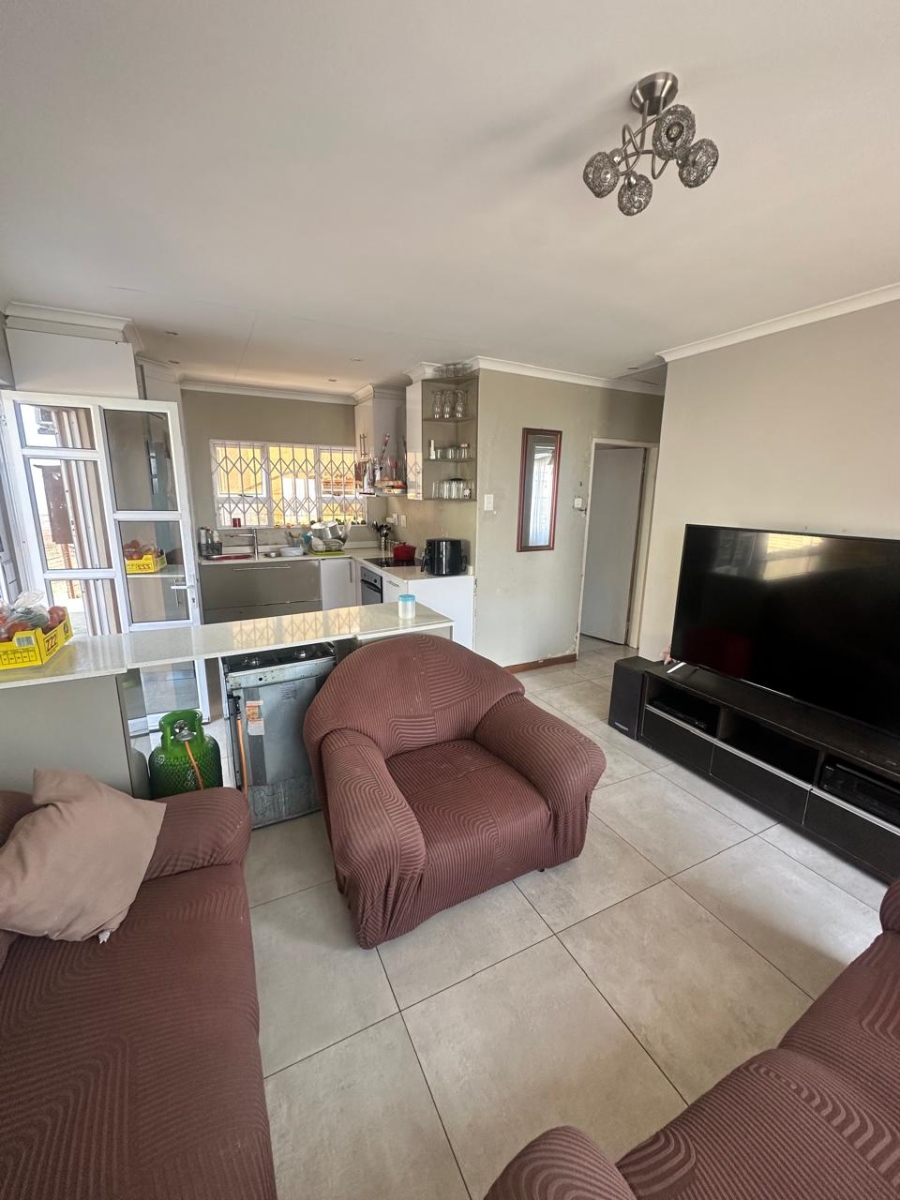To Let 2 Bedroom Property for Rent in Woodlands KwaZulu-Natal