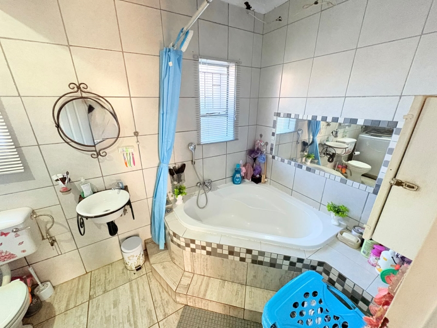4 Bedroom Property for Sale in Amajuba Park KwaZulu-Natal
