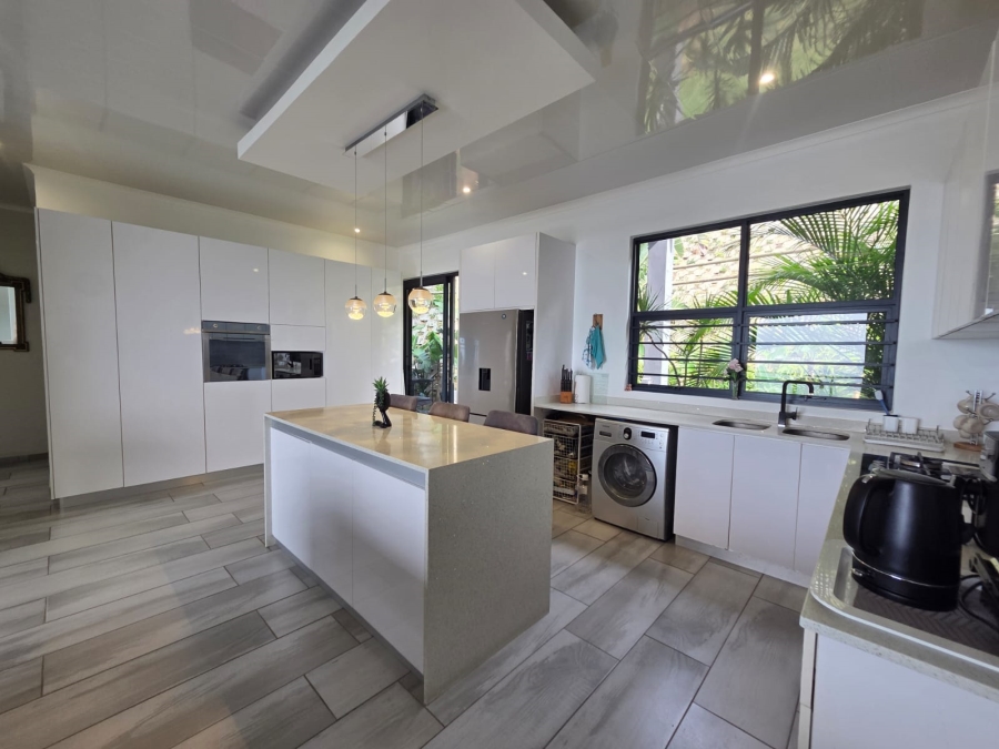 5 Bedroom Property for Sale in Ballito Central KwaZulu-Natal