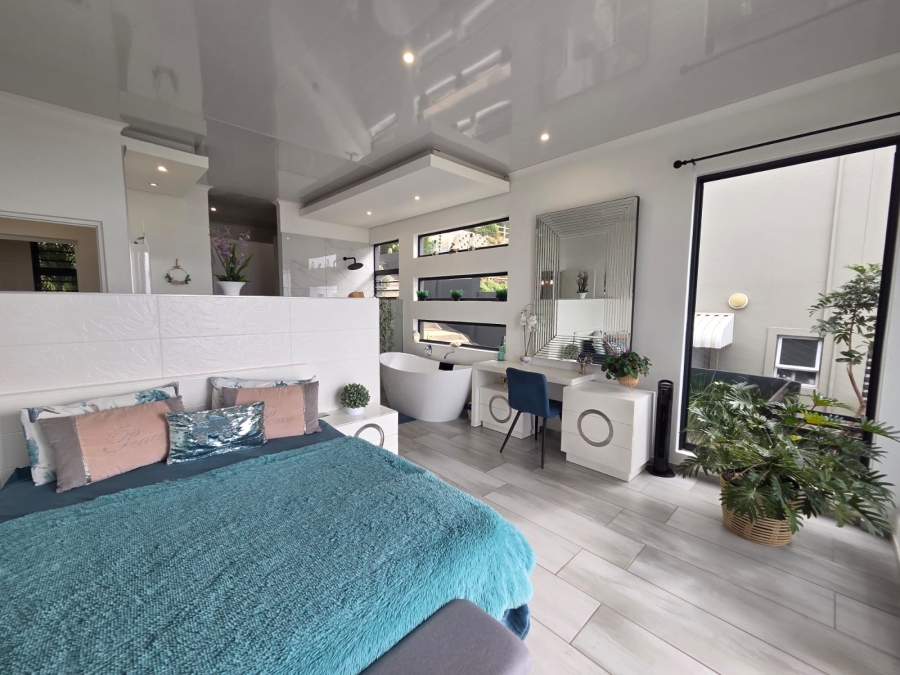 5 Bedroom Property for Sale in Ballito Central KwaZulu-Natal
