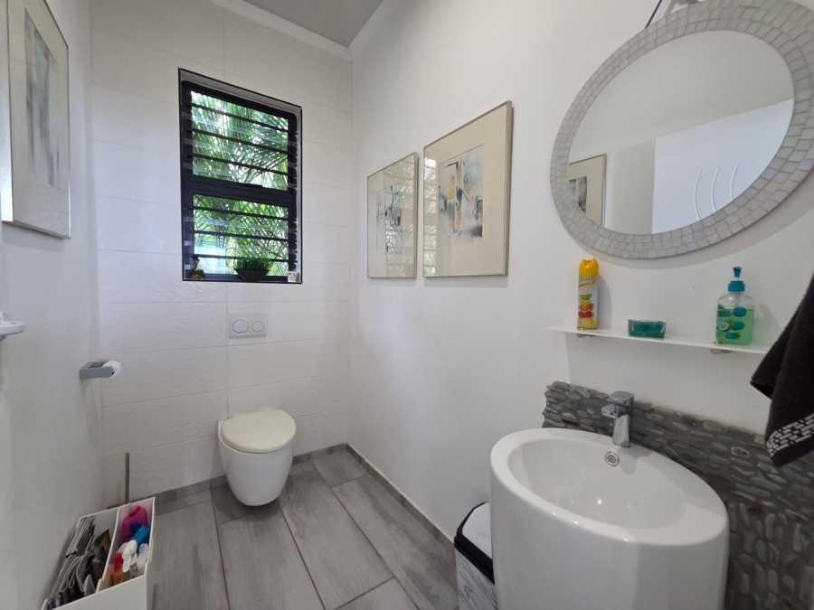 5 Bedroom Property for Sale in Ballito Central KwaZulu-Natal