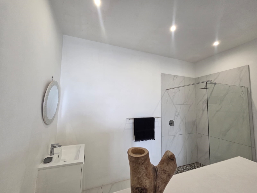5 Bedroom Property for Sale in Ballito Central KwaZulu-Natal