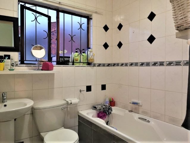 To Let 3 Bedroom Property for Rent in Cleland KwaZulu-Natal