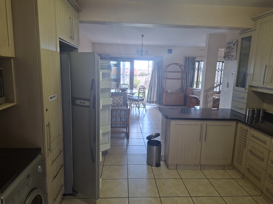 3 Bedroom Property for Sale in Uvongo Beach KwaZulu-Natal