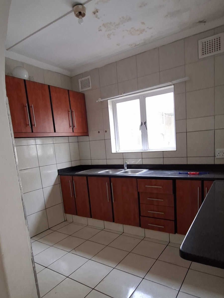 To Let 2 Bedroom Property for Rent in Essenwood KwaZulu-Natal