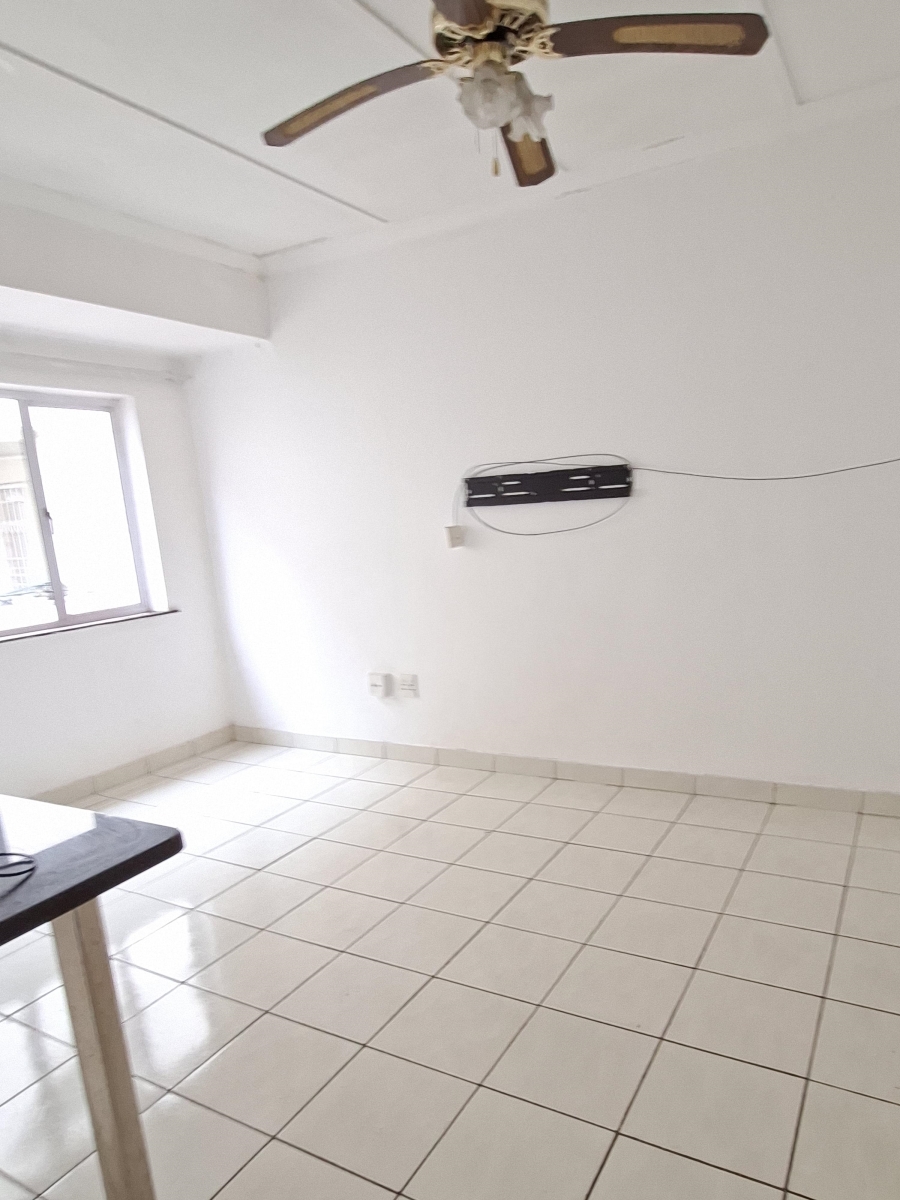 To Let 2 Bedroom Property for Rent in Essenwood KwaZulu-Natal