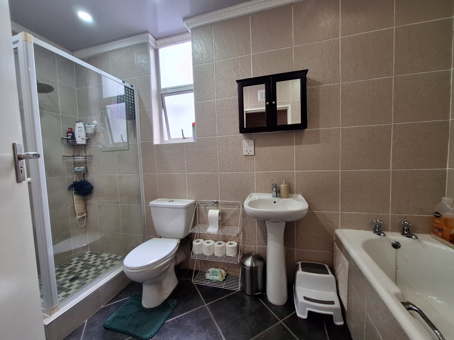 3 Bedroom Property for Sale in Glenwood KwaZulu-Natal