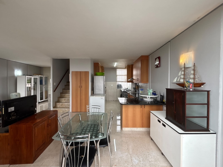 To Let 3 Bedroom Property for Rent in Essenwood KwaZulu-Natal
