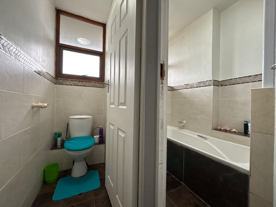 To Let 3 Bedroom Property for Rent in Essenwood KwaZulu-Natal