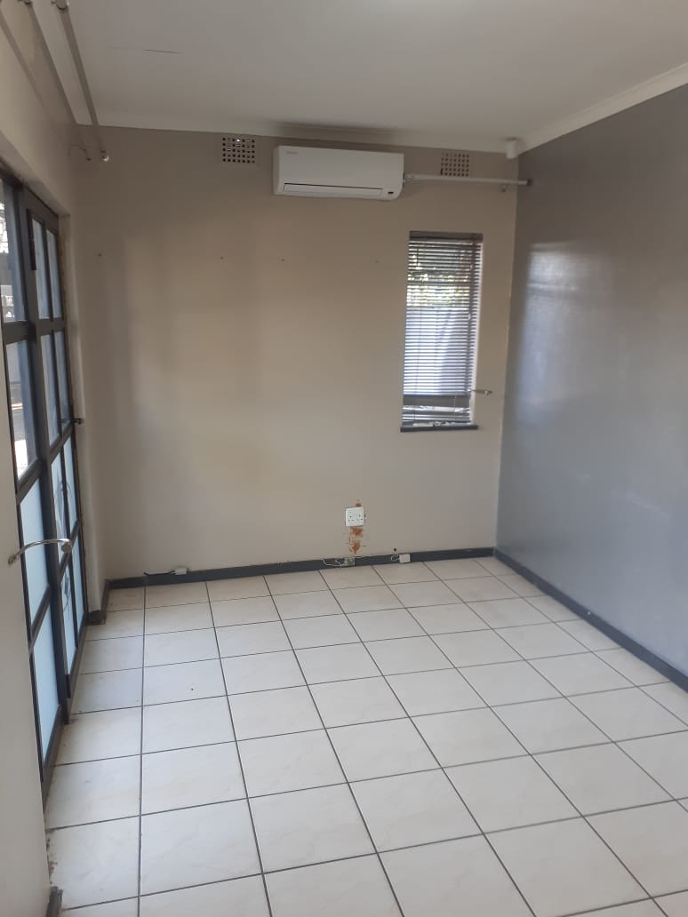 To Let Commercial Property for Rent in Huttenheights KwaZulu-Natal