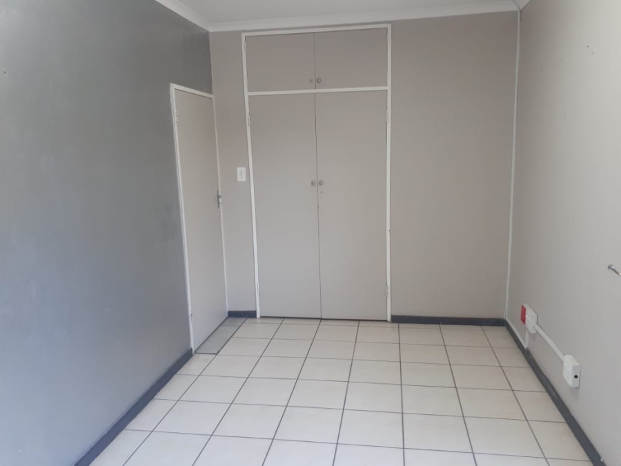 To Let Commercial Property for Rent in Huttenheights KwaZulu-Natal