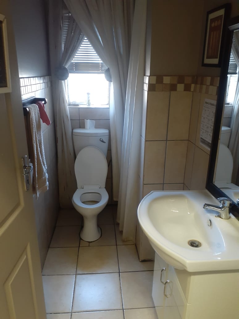 To Let Commercial Property for Rent in Huttenheights KwaZulu-Natal