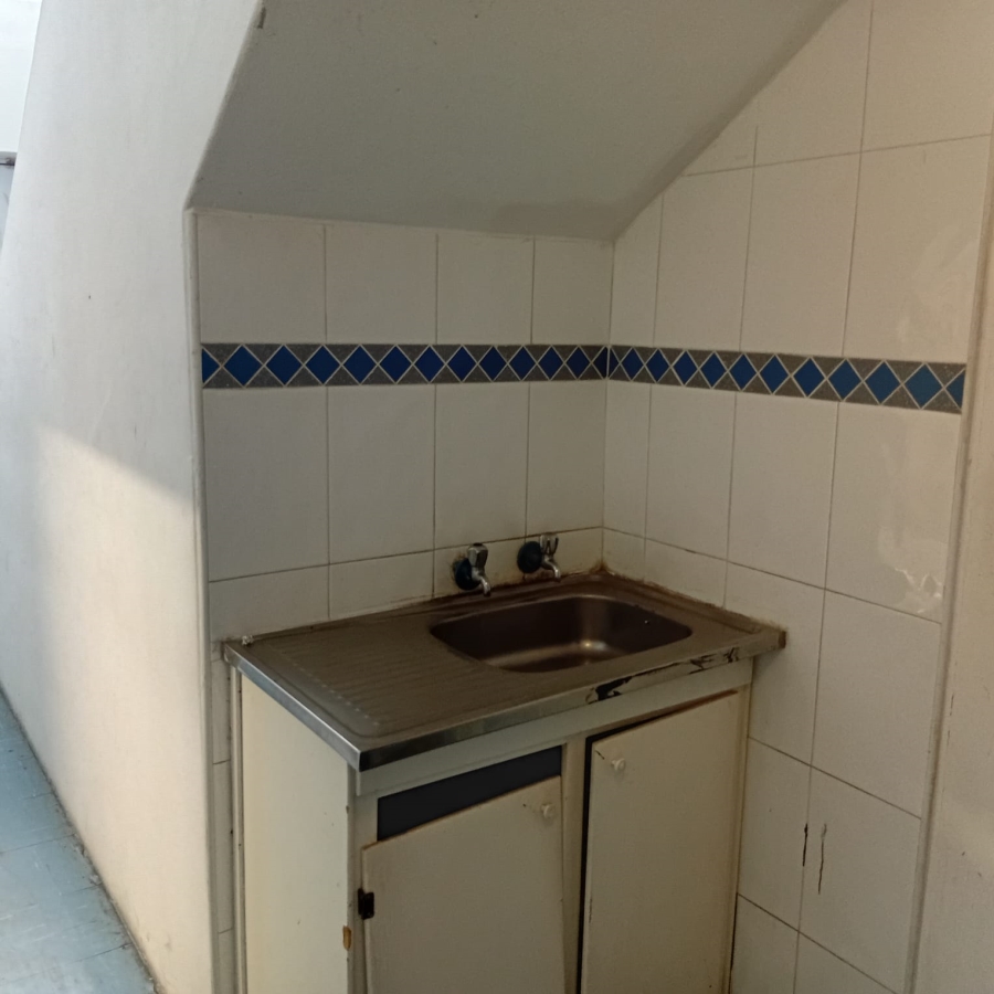 To Let Commercial Property for Rent in Windermere KwaZulu-Natal