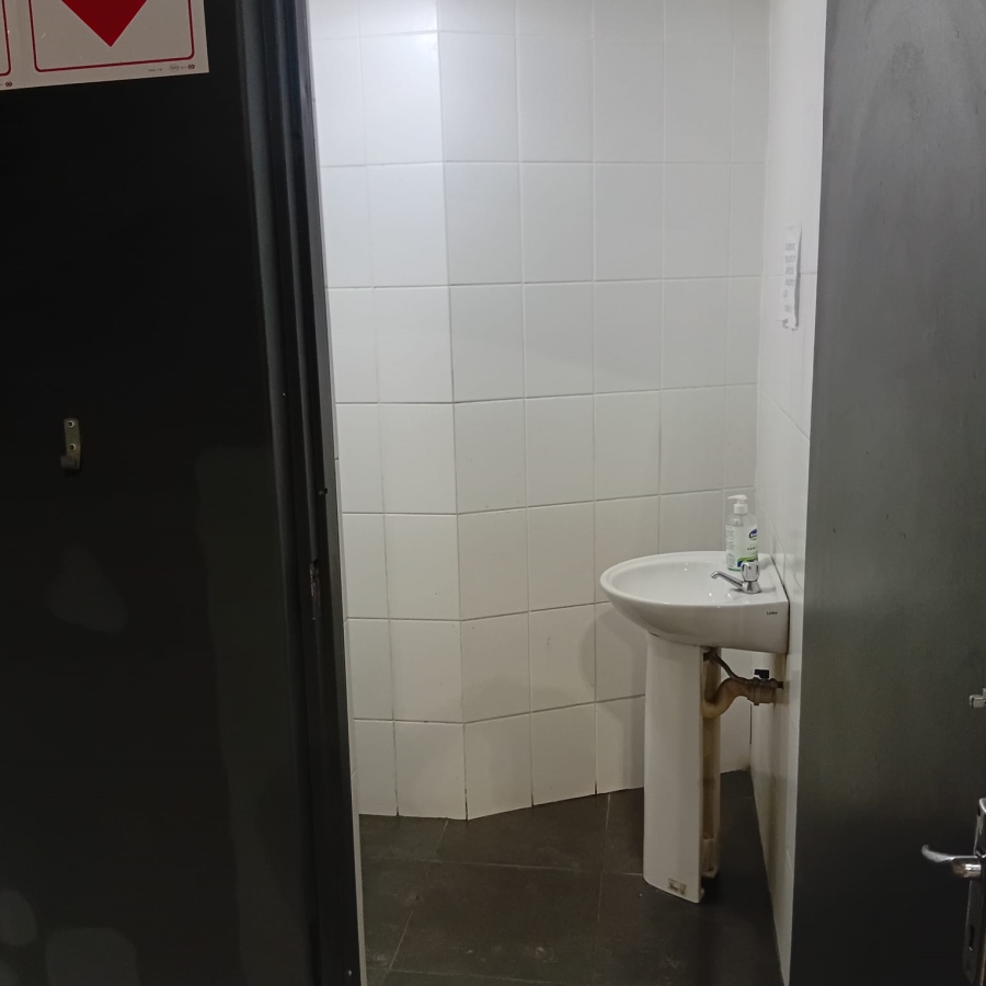 To Let Commercial Property for Rent in Windermere KwaZulu-Natal