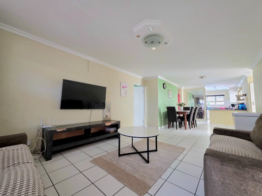 3 Bedroom Property for Sale in Amanzimtoti KwaZulu-Natal