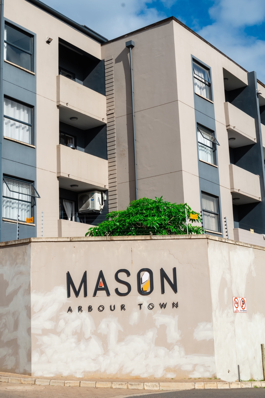 To Let 2 Bedroom Property for Rent in Umbogintwini KwaZulu-Natal