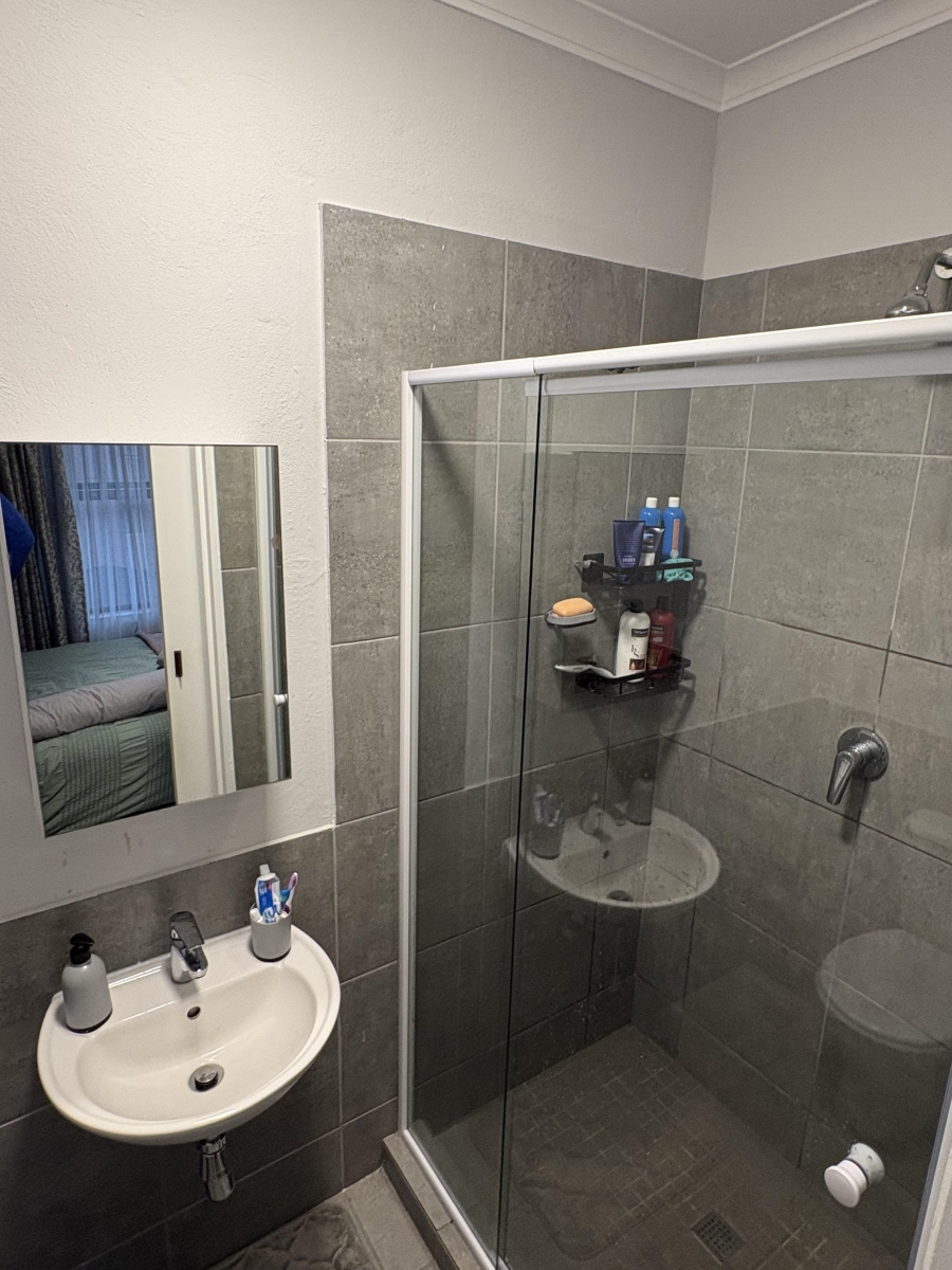 To Let 2 Bedroom Property for Rent in Umbogintwini KwaZulu-Natal