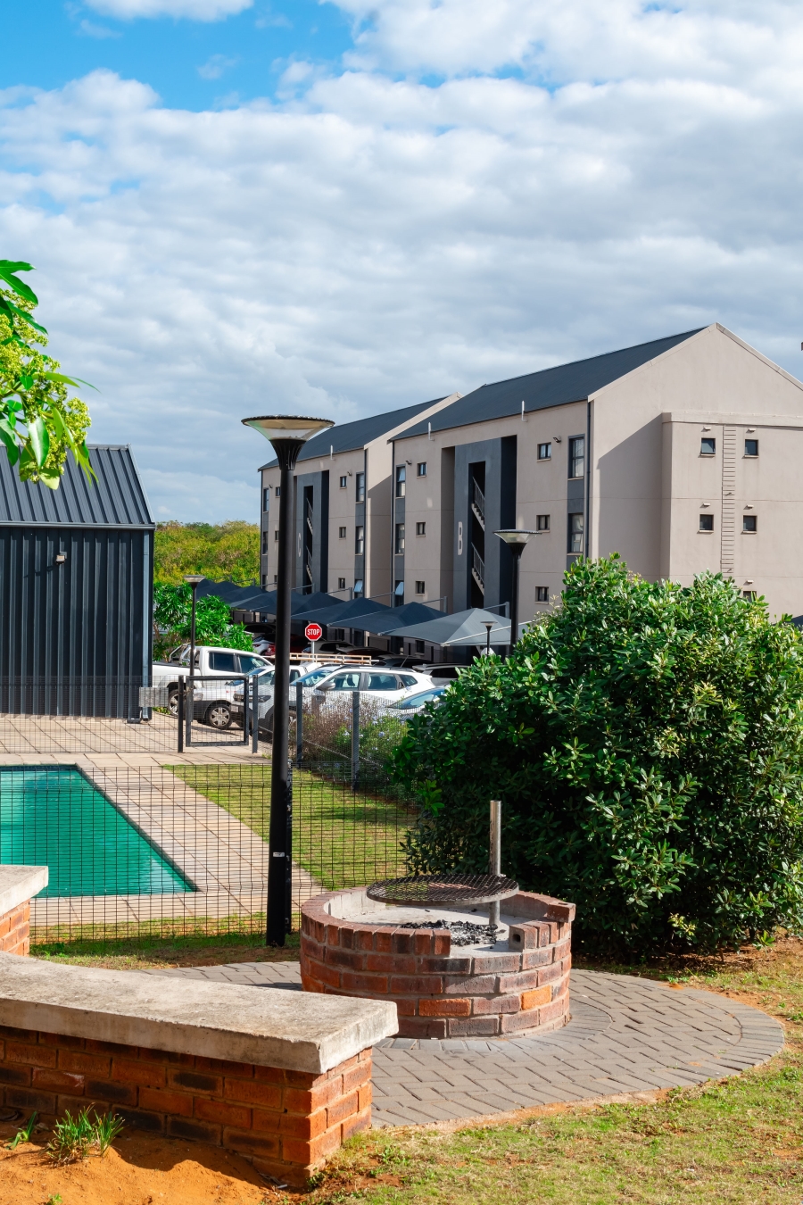 To Let 2 Bedroom Property for Rent in Umbogintwini KwaZulu-Natal