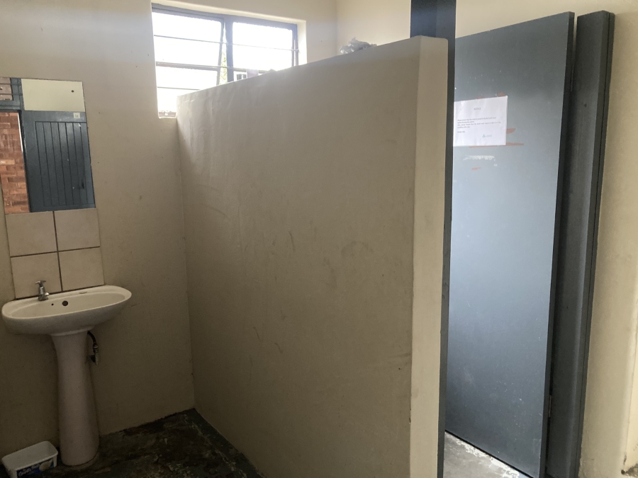 To Let Commercial Property for Rent in Westmead KwaZulu-Natal