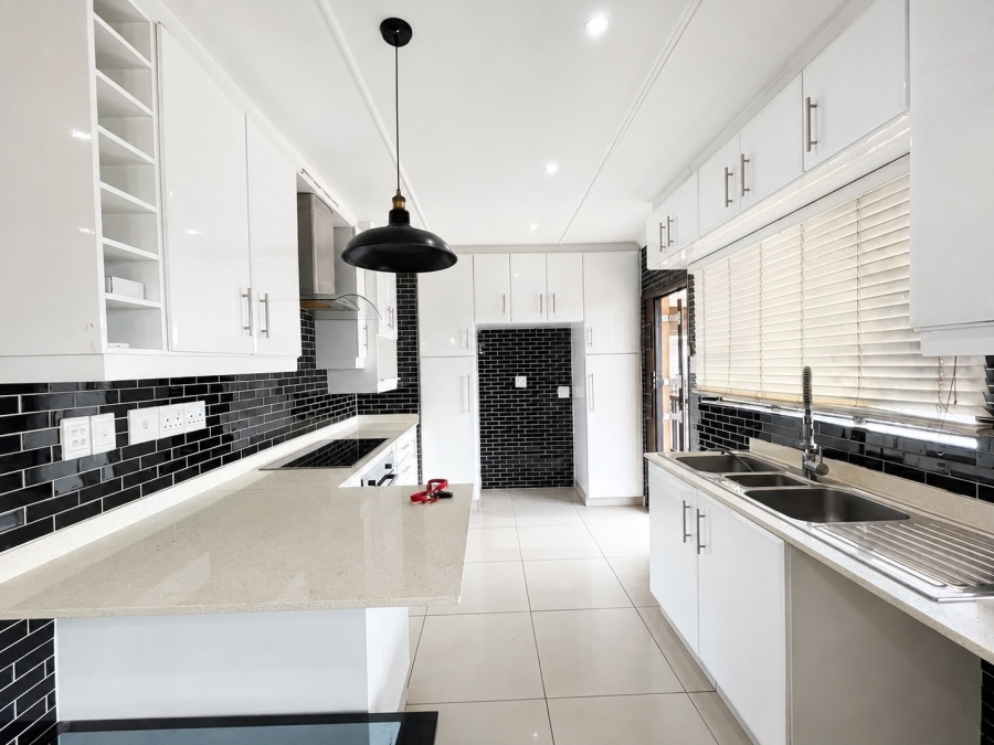 3 Bedroom Property for Sale in Ocean View KwaZulu-Natal
