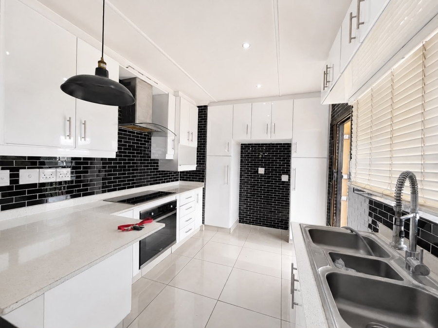 3 Bedroom Property for Sale in Ocean View KwaZulu-Natal
