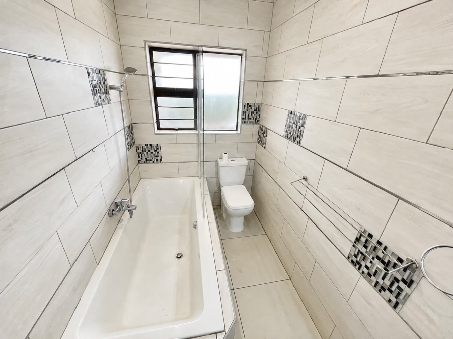3 Bedroom Property for Sale in Ocean View KwaZulu-Natal
