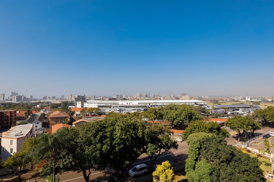 1 Bedroom Property for Sale in Essenwood KwaZulu-Natal