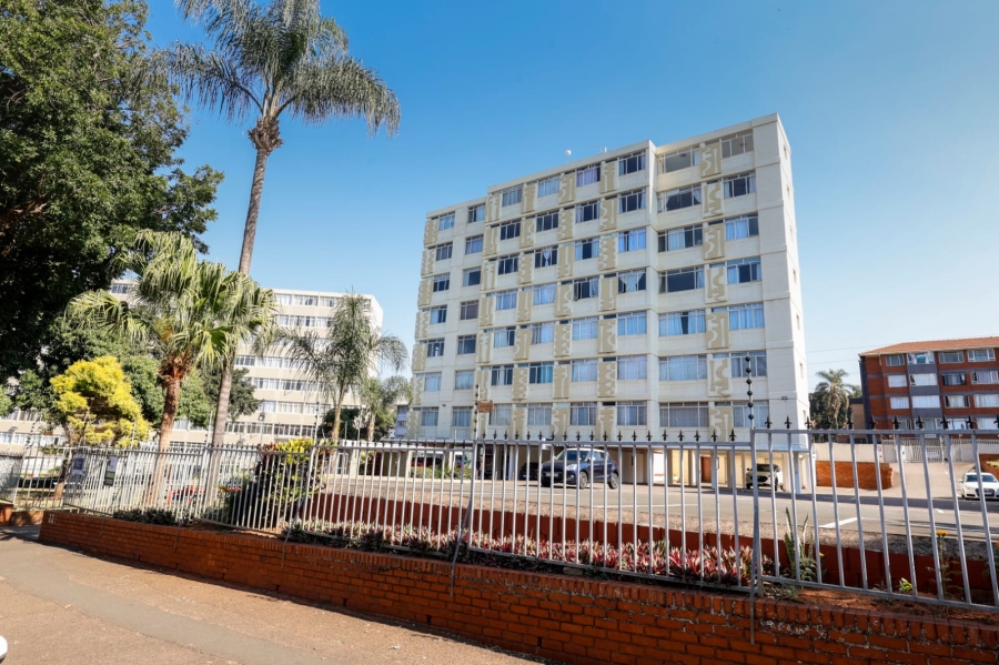 1 Bedroom Property for Sale in Essenwood KwaZulu-Natal