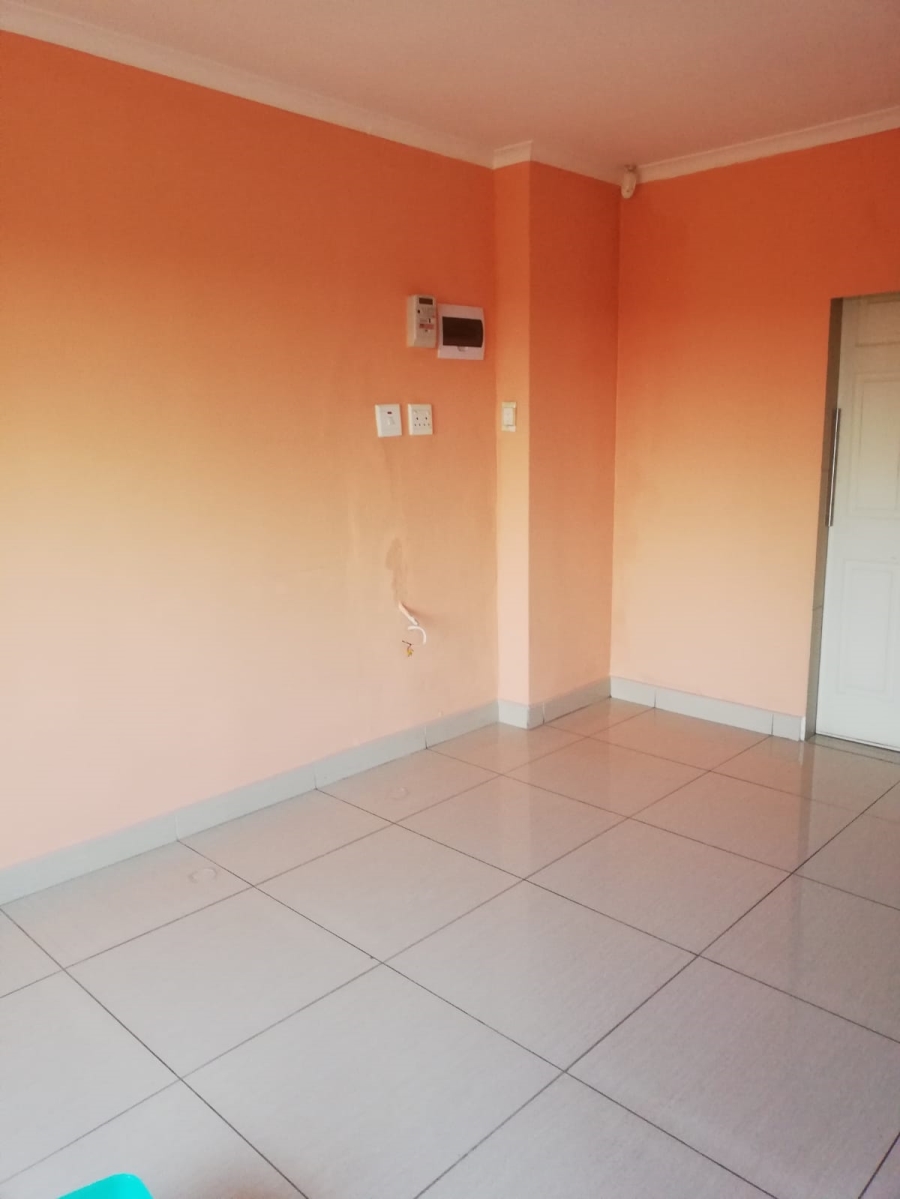 To Let 1 Bedroom Property for Rent in Malvern KwaZulu-Natal