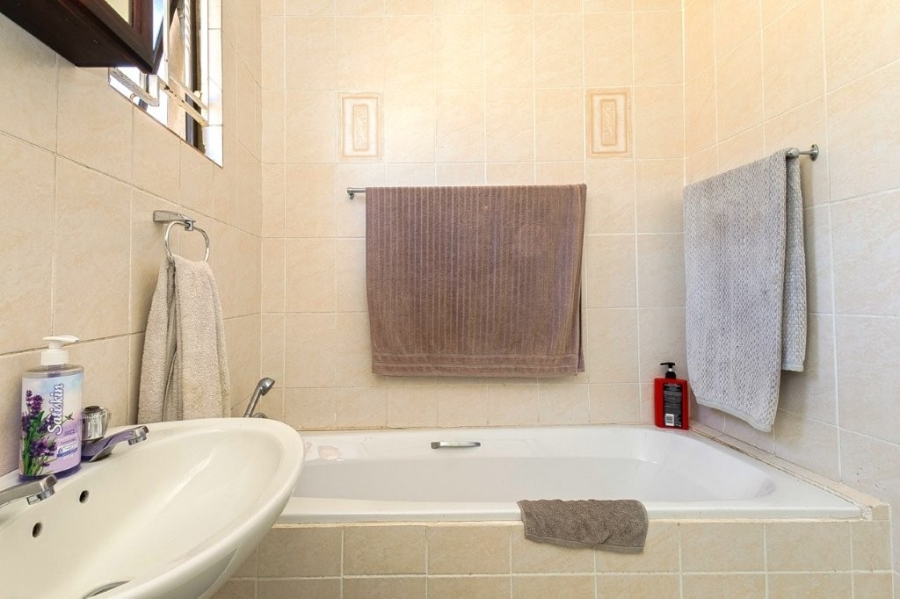 4 Bedroom Property for Sale in Farningham Ridge KwaZulu-Natal