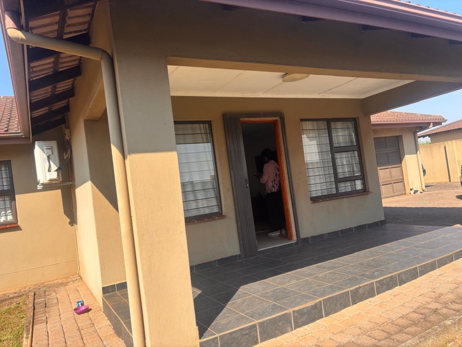 3 Bedroom Property for Sale in ZSM Industrial KwaZulu-Natal