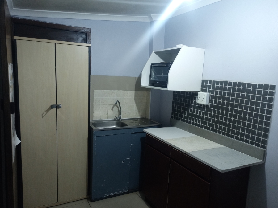 1 Bedroom Property for Sale in Montclair KwaZulu-Natal