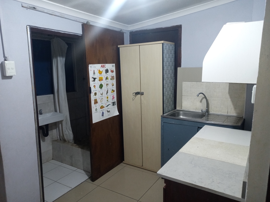 1 Bedroom Property for Sale in Montclair KwaZulu-Natal