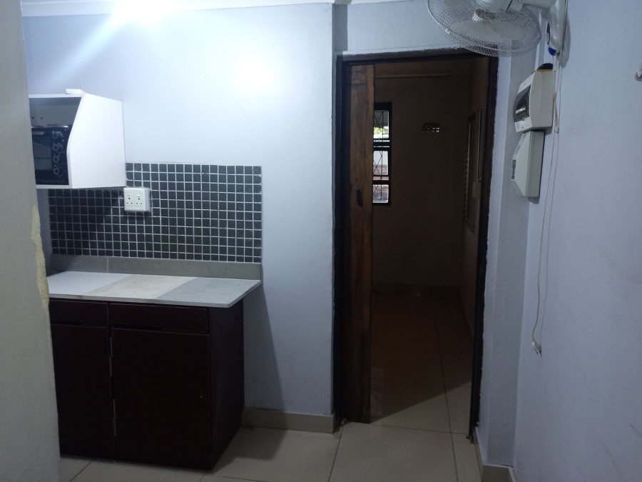 1 Bedroom Property for Sale in Montclair KwaZulu-Natal