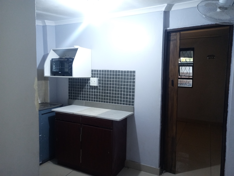 1 Bedroom Property for Sale in Montclair KwaZulu-Natal