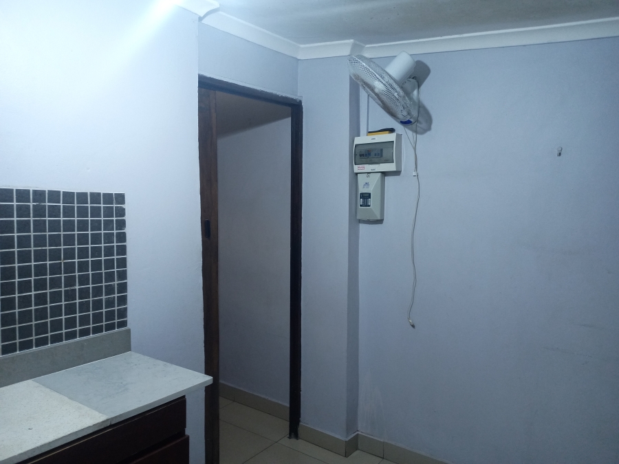 1 Bedroom Property for Sale in Montclair KwaZulu-Natal