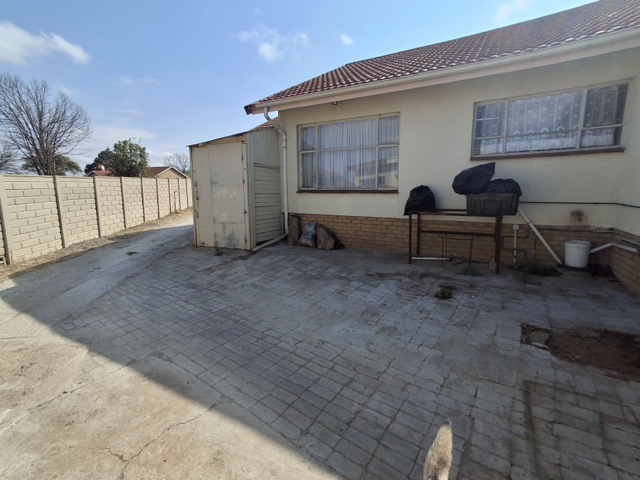 4 Bedroom Property for Sale in Sunnyridge KwaZulu-Natal