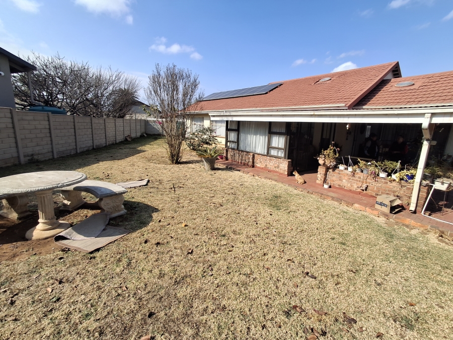 4 Bedroom Property for Sale in Sunnyridge KwaZulu-Natal