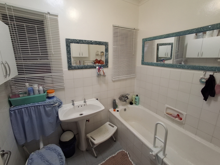 4 Bedroom Property for Sale in Sunnyridge KwaZulu-Natal